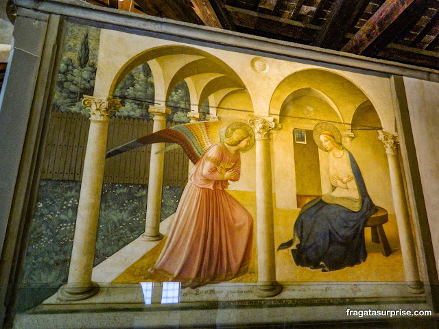 "A Anunciação", afresco de Fra Angelico no Museu de San Marco, Florença