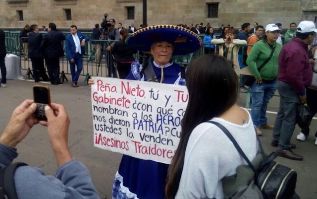 Peña, culer0, privatiza tu @gujero’, las protestas en Palacio Nacional.