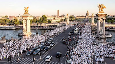 http://paris.dinerenblanc.info/media