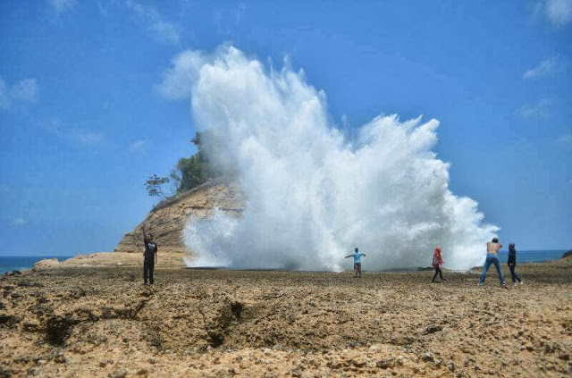 Destinasi Pantai Indah yang Ada di Tulungagung Jawa Timur Destinasi Pantai Indah yang Ada di Tulungagung 