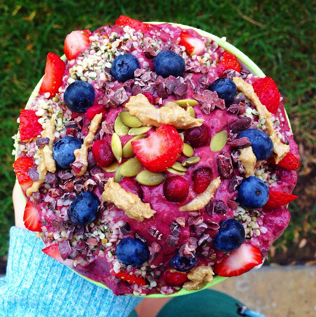 31 Gluten Free Smoothies and Smoothie Bowls for Summer 