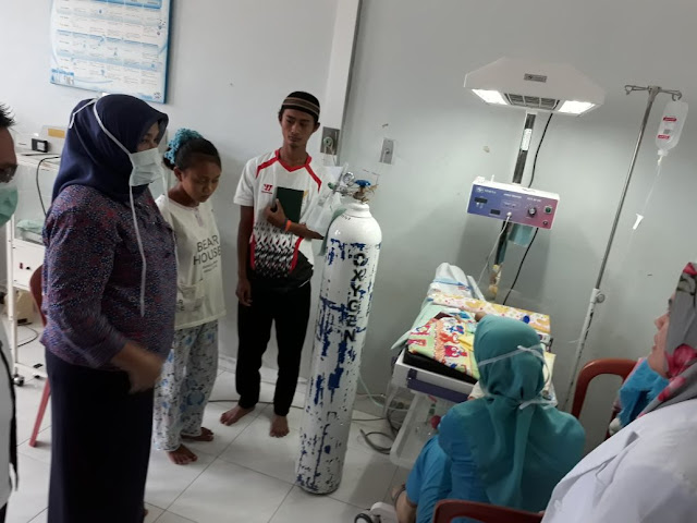 Ida Prihatin Melihat Kondusi Anak Yang lahir Tanpa Tempurung Kepala