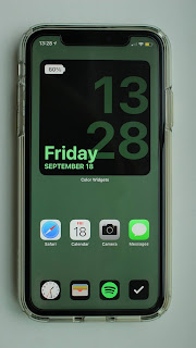 Simple iOS 14 Home screen design idea
