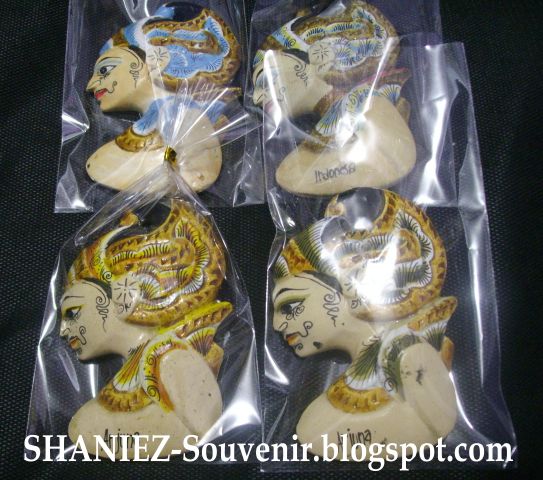 Shaniez Jogja  Souvenir Handicraft Wayang Kulit Kayu 
