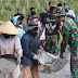 Semangat Gotong-Royong Warga Desa Ciwangi dan Anggota Satgas TMMD Semakin Membara 