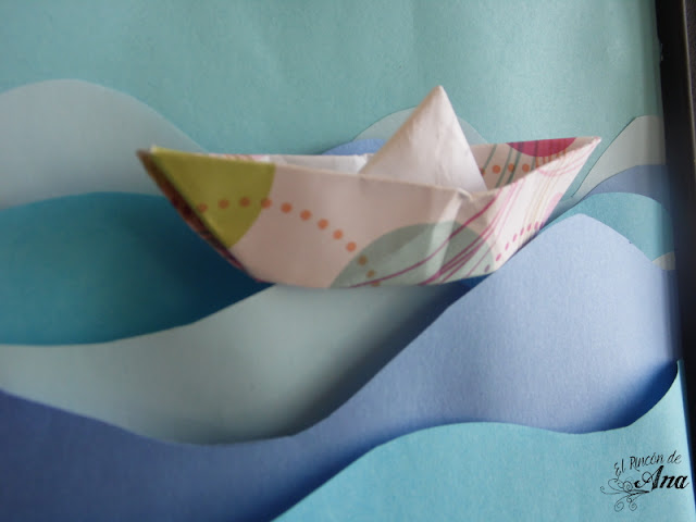 Cuadro decorativo con barcos de papel