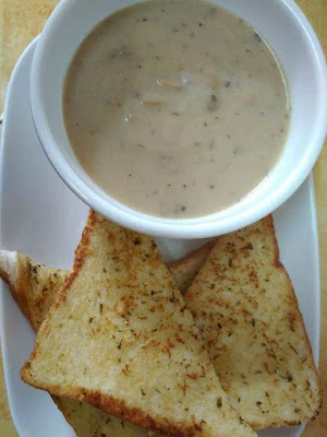 RESEPI ROTI GARLIC GARDENIA BERSAMA MUSHROOM SOUP 