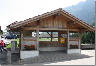 day 5 bus stop in Niederstocken