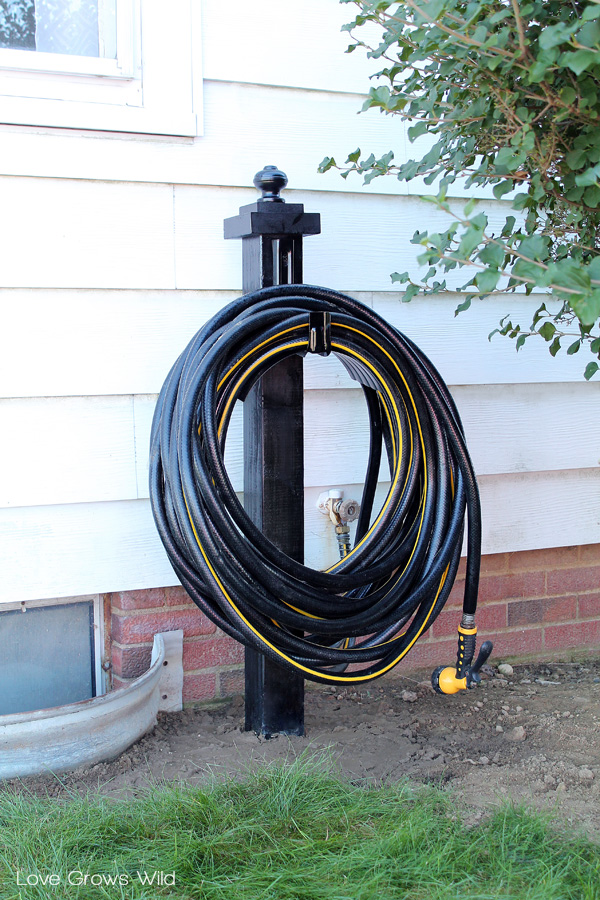 garden hose holder stake lowes