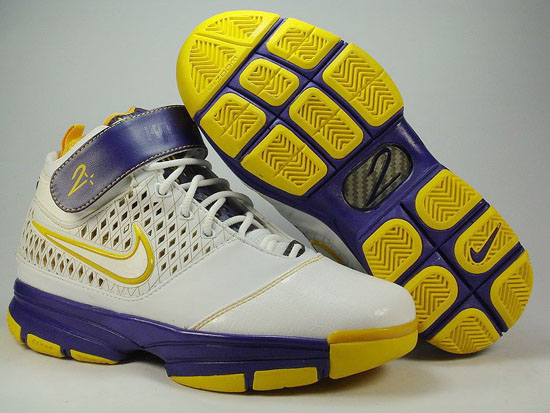 with these new Kobe Bryant signature shoe with the Nike Dram Season.