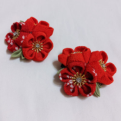Red tsumamizaiku flower clips x2