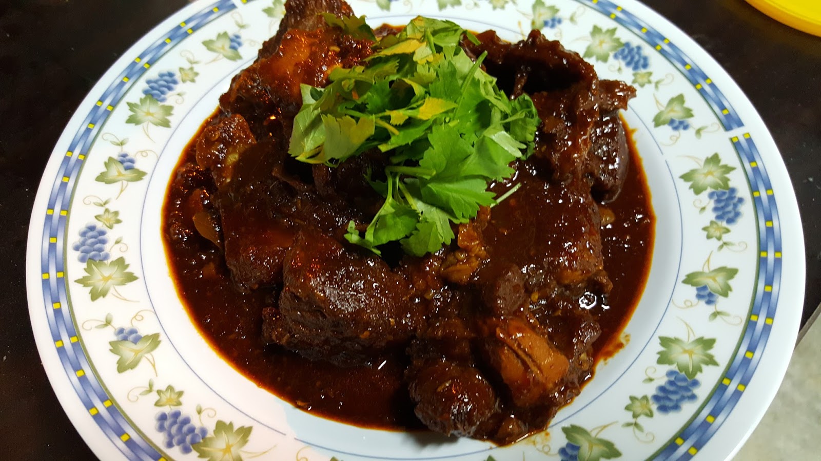 ZULFAZA LOVES COOKING: Daging (kambing) masak hitam, menu 