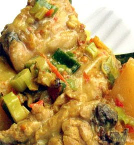 Fragrant Chicken Curry Manado Style (Ayam Tuturaga)