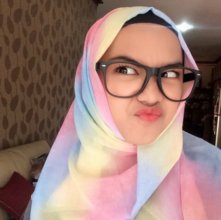 Koleksi Model Hijab Ria Ricis Simple Terbaru 2016