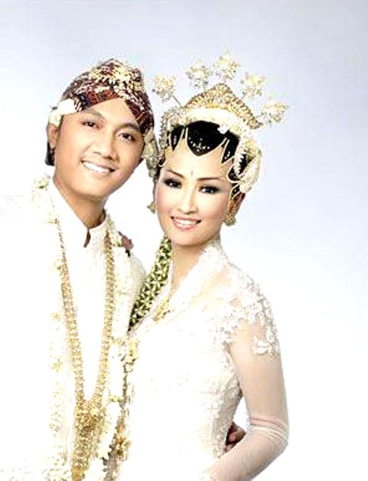  baju  pengantin  muslim dan model kebaya  pengantin  modern 