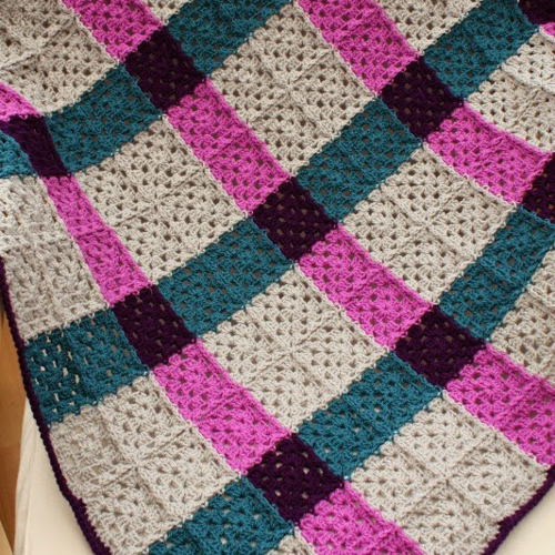 Magenta Tartan Granny Square Blanket - Free Pattern