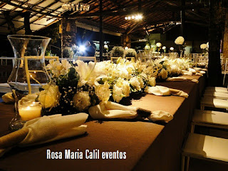 mesa madeira demolição, flores brancas, casamento,  decoração clássica, marfim, fendi, ares fazenda