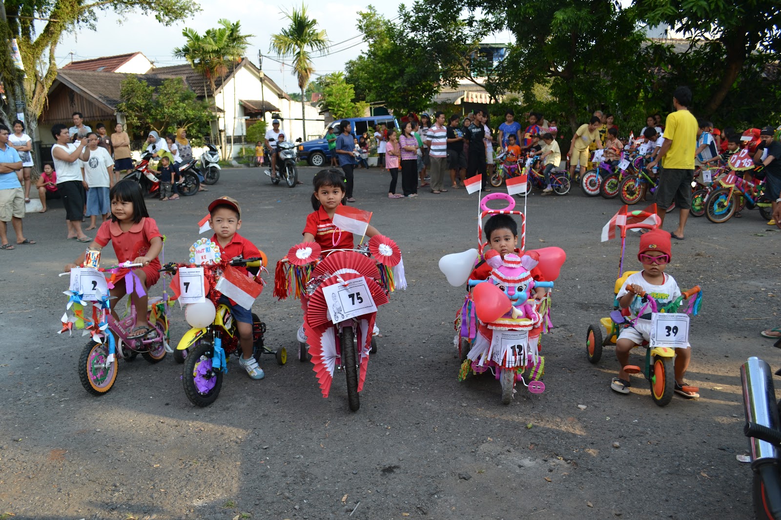 RW Pitulas BISA: Sepeda Hias Anak-anak RW XVII