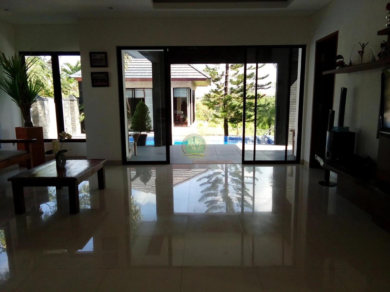 Parkir Villa tegal cupek kerobokan badung