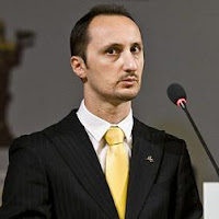 Topalov vence en la primera partida de ajedrez del Campeonato del Mundo 2010