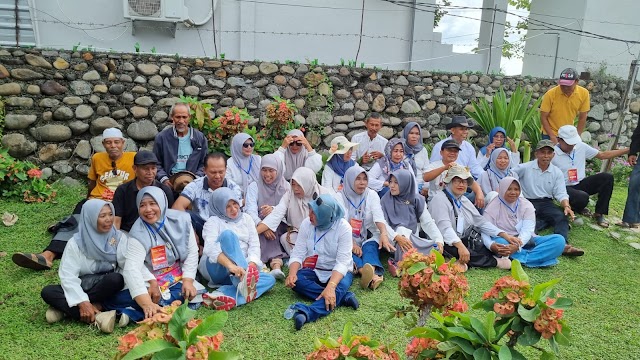 REUNI AKBAR ALUMNI 82 SMPN I & 85 SMAN I DOMPU TERAJUT INDAH & GIAT BAKSOS DI PANTAI LAKEY HU,U