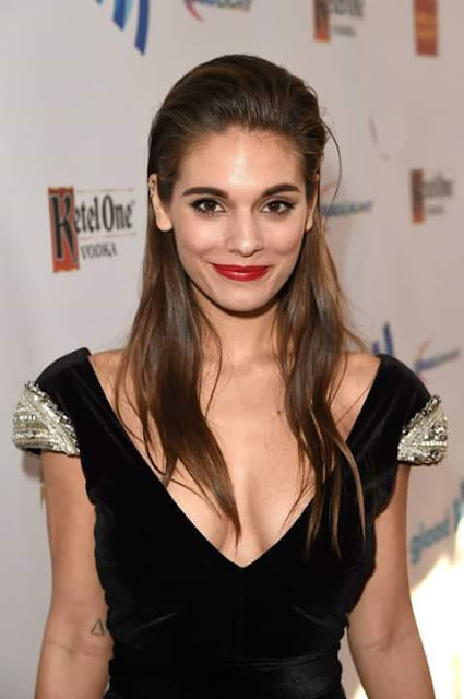 Caitlin Stasey beautiful images for whatsapp, Instagram, Pinterest, Facebook