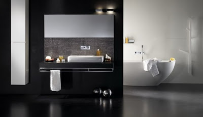 Desain kamar mandi modern hitam putih sebagai bukti nyata bahwa perpaduan warna yang kontras akan menampilkan kemewahan dalam seni.