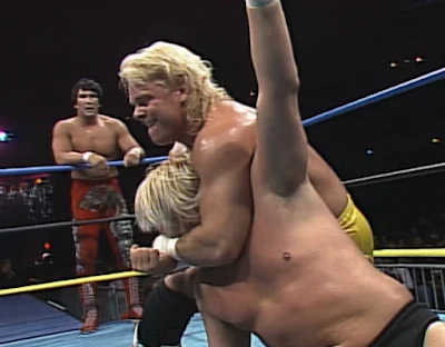 WCW Starrcade 1992 Review - Shane Douglas has Barry Windham in a headlock