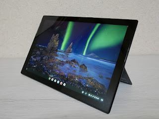 ASUS Chromebook Detachable CM3 タブレットスタイル　横置き