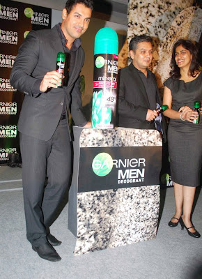 John Abraham Launches Garnier’s New Mens Deodorant