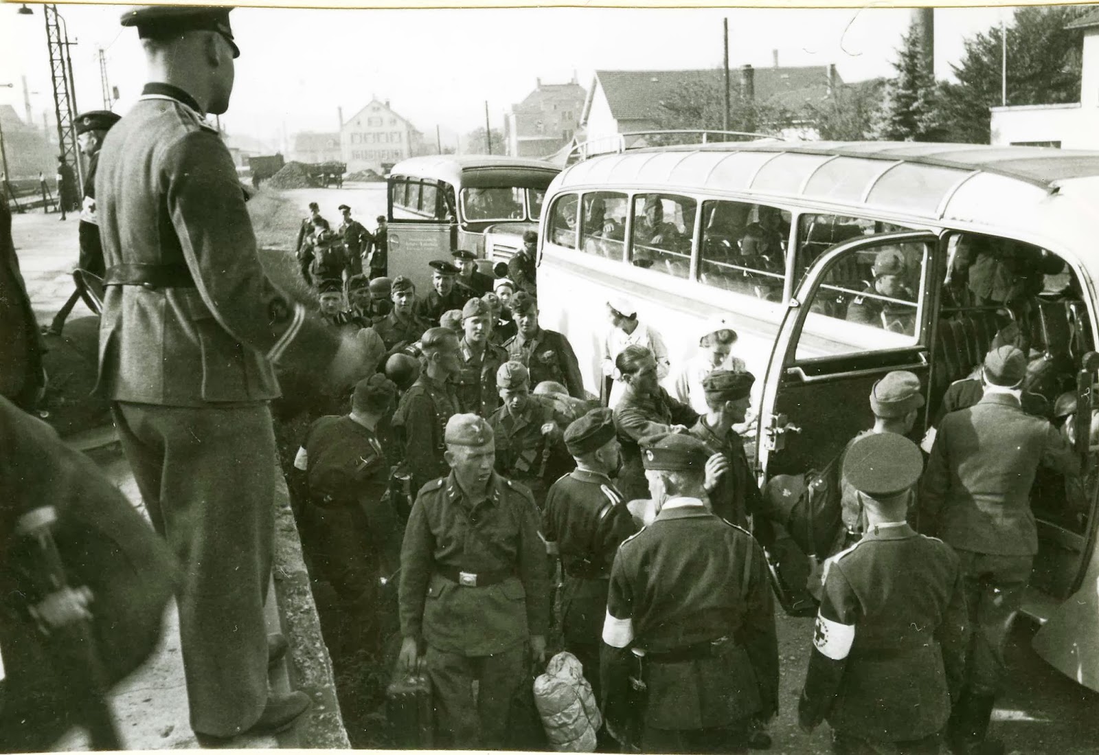 Bereits 1939 kamen ersten Lazarettzüge in Reutlingen an 200 Helfer aus Reutlingen standen während des Krieges an der Front im Einsatz in der Heimat