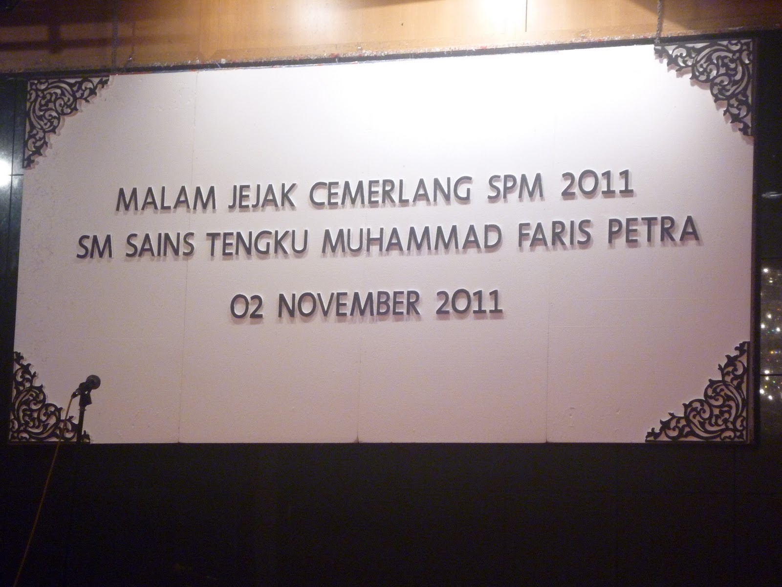 Blog Cikgu Azaman: LENSA MALAM JEJAK CEMERLANG SPM 2011