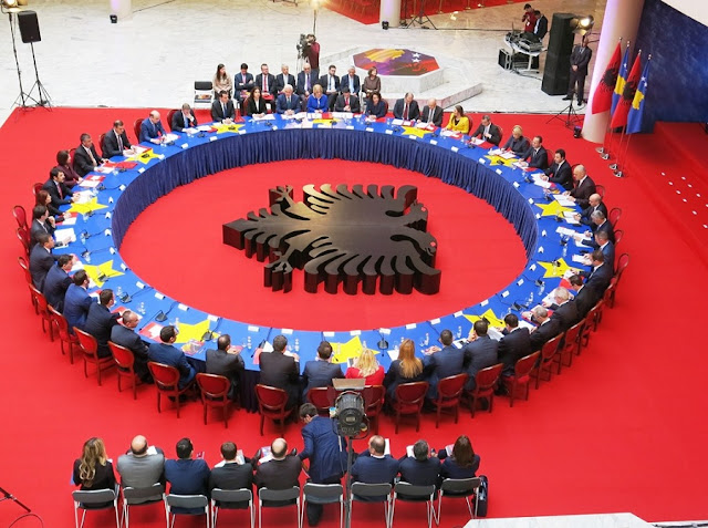 Governments of Kosovo and Albania meeting in Tirana; Prishtina-Durrës railway agreement expected