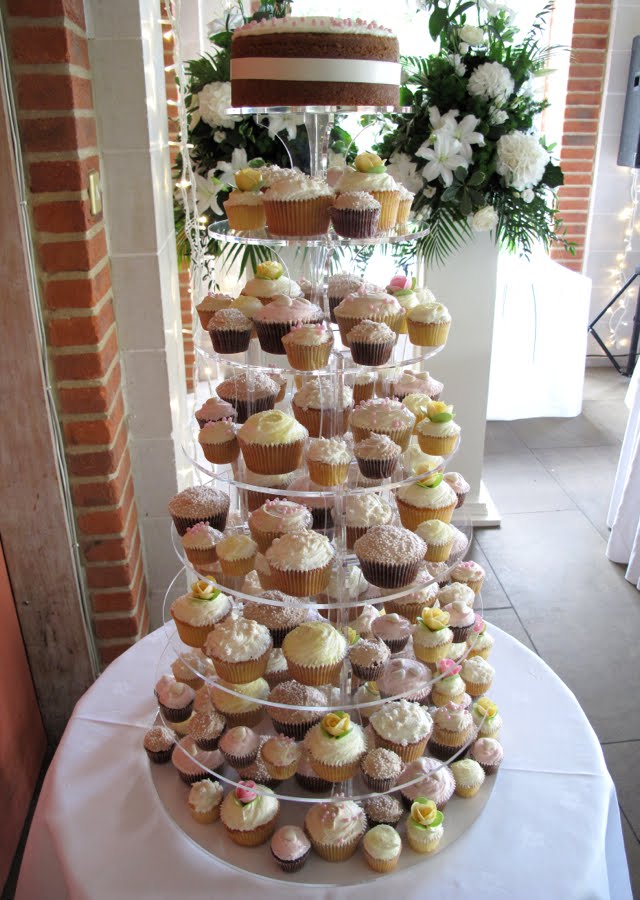 Here's a couple of recent summery wedding displays one for Dinaz above 