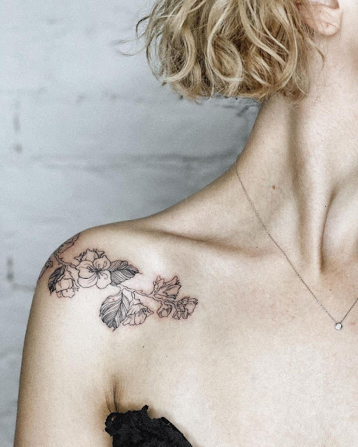 60 tatuagens femininas de diversos estilos, modelos, e posições