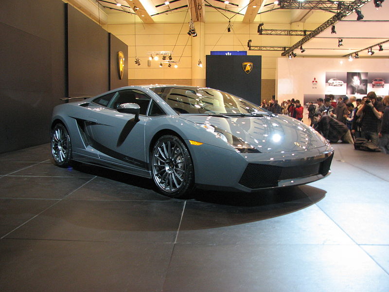 A version of the Gallardo dubbed the Superleggera super light 