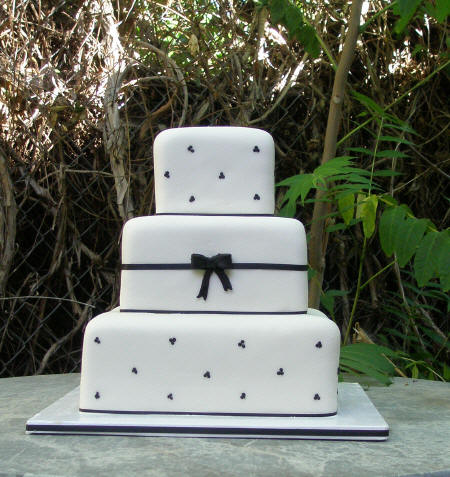 Square simply Stacked Black'n white Wedding cake