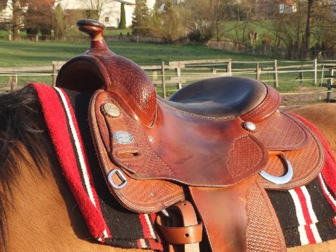 How do you measure yourself for a western saddle?