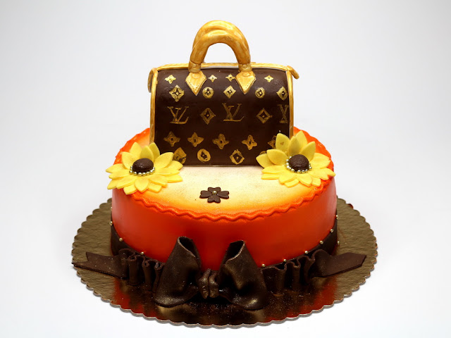 Cake with Louis Vuitton Handbag