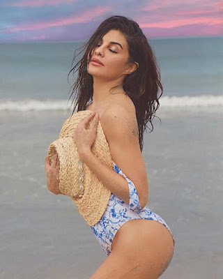 Jacqueline fernandez 5 hot sexy bikini photos