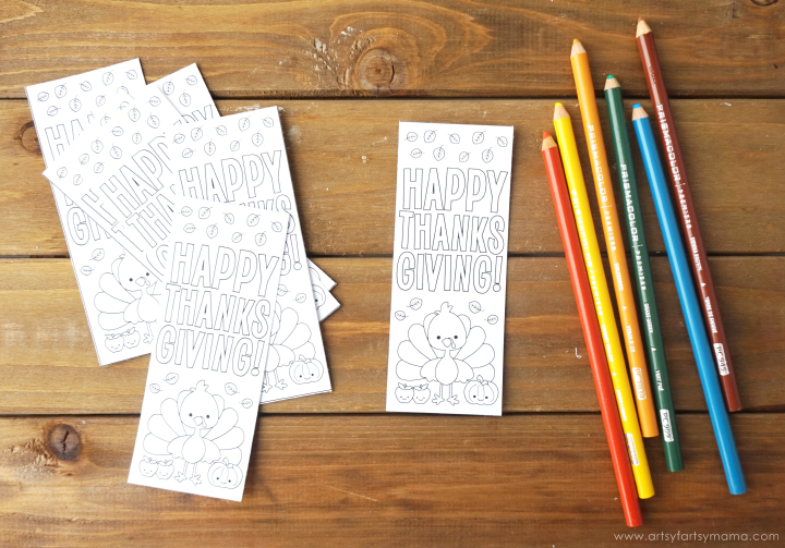 Download Free Printable Thanksgiving Bookmarks for kids of all ages to color!