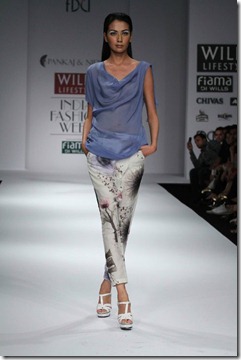 WIFW SS2011 collection by Pankaj & Nidhi 26