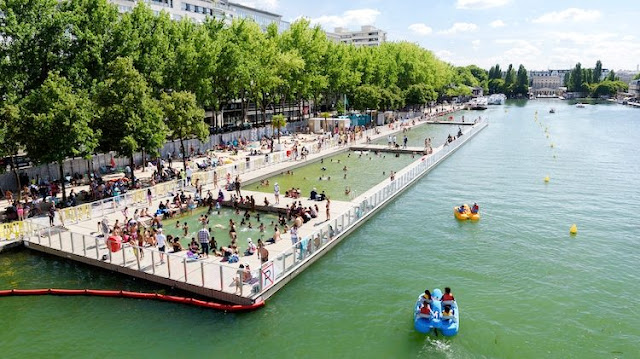 Floating Movie Theater Comes to Paris