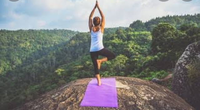 HOW TO MAINTAIN MY YOGA PRACTICE WHILE TRAVELING