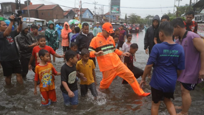 Semarang Tenggelam Lumpuh Total, Pendukung Anies: Hadiah Tahun Baru dari Ganjar