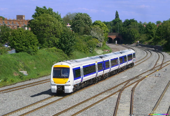 168112 in Chiltern white and blue livery