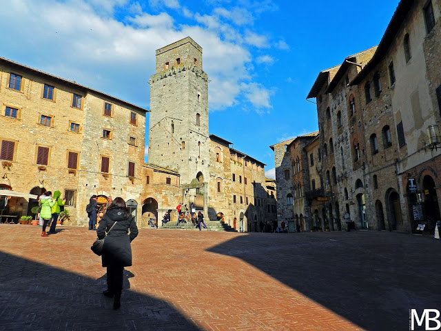 San Gimignano piazza della cisterna