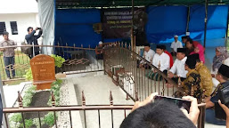 Minta Restu, TB Hasanuddin Ziarah ke Makam KH Hasyim Muzadi