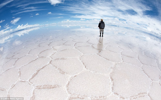 FOTO: Cermin Raksasa Dunia di Bolivia