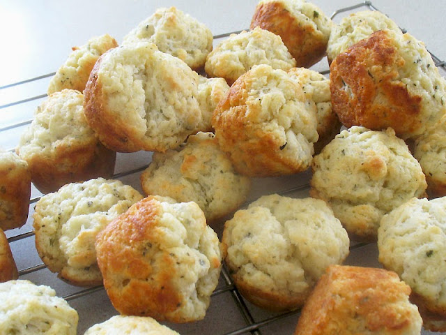 mini biscuits with herbs